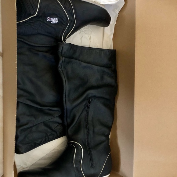 Lacoste leather boots - Picture 5 of 6